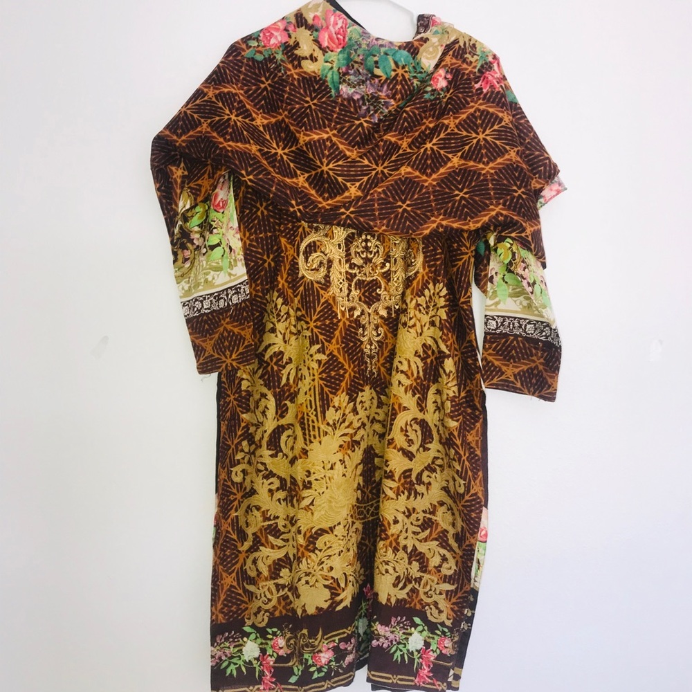 Pakistani/Indian shalwar kamees